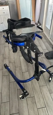 Entrenador de marcha grande Rifton Pacer Foto 1 de 4