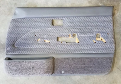 右侧前内门板卡 1990 - 1995 年丰田 4Runner 灰色 — 第 1/2 张图片