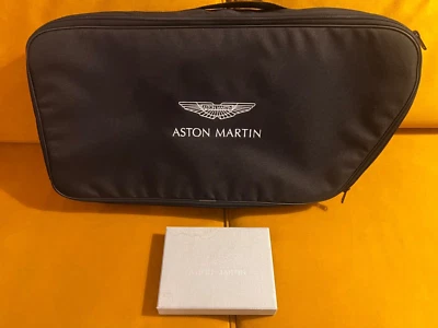 Aston Martin DB11 V8 Volante 2019 MANUAL DEL PROPIETARIO + bolsa de almacenamiento deflector de viento. Foto 1 de 4