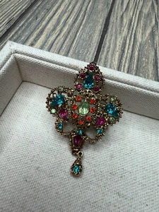 Vintage Gold Tone Rhinestone Costume Jewelry Brooch Pin With Dangle Accent - Picture 1 of 3