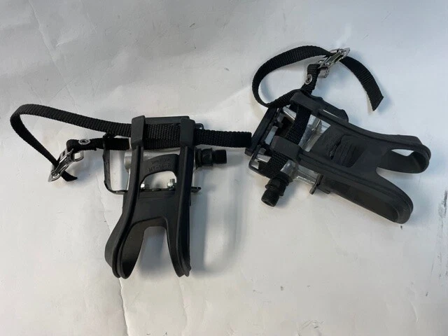 Wellgo M-12 Bicycle Pedals w/Toe Clip & Straps 9/16 Alloy MTB, Hybrid PD 2 - Image 1 of 1