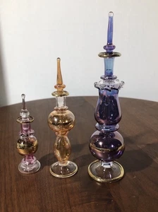 3 botellas de perfume egipcias vintage de vidrio soplado a mano púrpura naranja rosa - Imagen 1 de 8