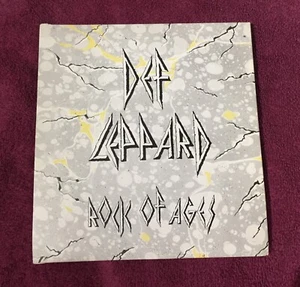 Difícil de encontrar Casi nuevo Def Leppard - Rock of Ages 7" Vinilo 45 RPM UK Cube Rock Box VER 6 Metal - Imagen 1 de 16