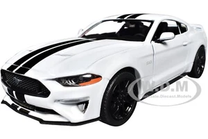 2018 FORD MUSTANG GT 5.0 WHITE 1/24 DIECAST MODEL CAR BY MOTORMAX 79352 - Picture 1 of 6