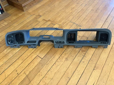 Panel de placa frontal de tablero Ford Crown Victoria 1998-2011 Foto 1 de 4