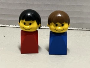Vintage Lot (2) Lego Duplo Basic Figure Finger Puppets-Boy & Girl Pre-Owned  - Picture 1 of 5