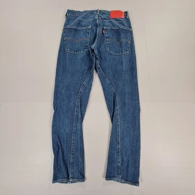 Pantalones de mezclilla Levis Engineered para hombre azules W30 L28 pierna retorcida LEJ 502 premium elásticos Foto 1 de 4