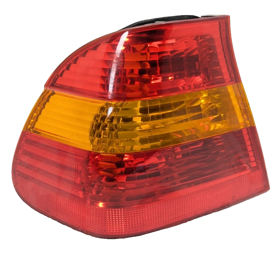 2002-2005 BMW 325xi E46 TAILLIGHT LEFT 6907933 - Image 1 of 4