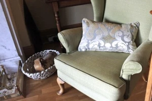 2 Colefax & Fowler Brockham embroided linen / Linara backed cushion covers. - Picture 1 of 3