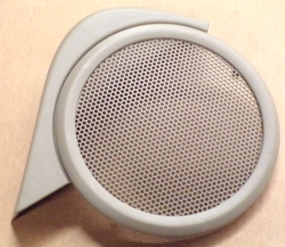 2013 jeep patriot door speaker cover grille ( driver rear ) 2011-2017 - Image 1 of 2