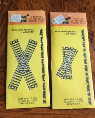 2 Vintage Section Crossing Atlas N Gauge NOS Railroad Train #2566 #2567 - Image 1 of 2