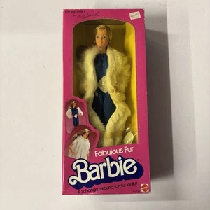 FABULEUSE BARBIE FOURRURE 1983 - 7093 - SORTIE CANADIENNE - NEUVE DANS SA BOÎTE NON COMME NEUVE - Photo 1/2