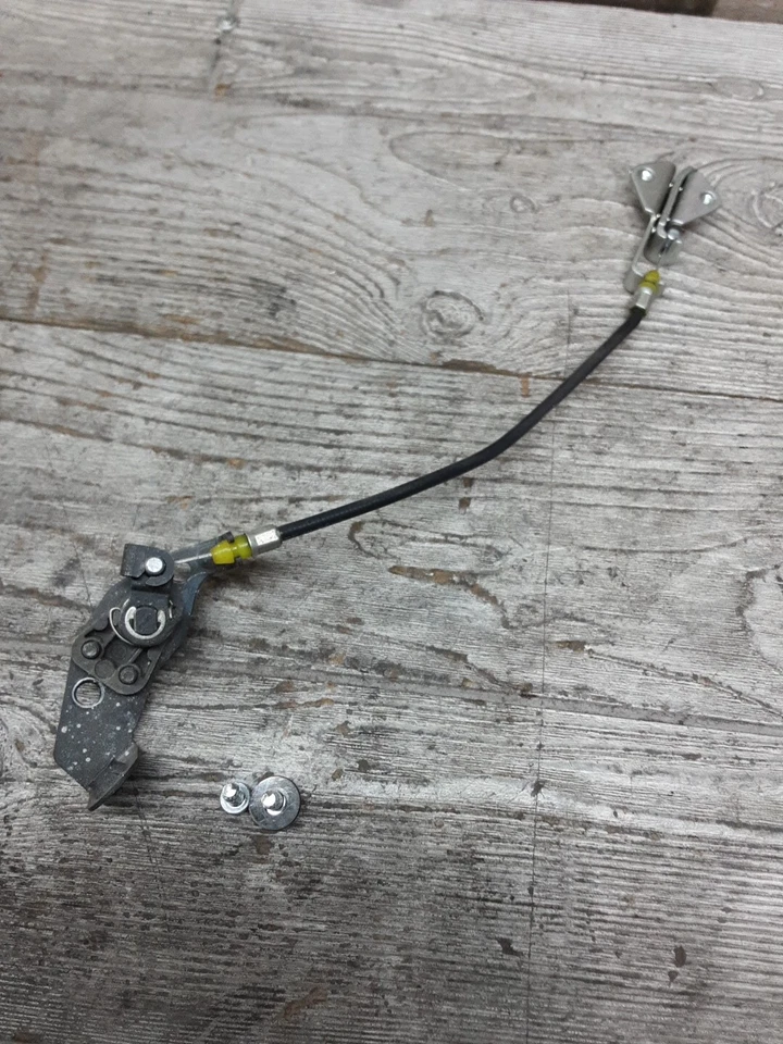 2007 07 06-08 Kawasaki Ninja 650R EX650R Driver Passenger Seat Latch Lock NO KEY - Image 1 of 4