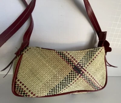 Mini Bandolera Cartera Vintage Etienne Aigner Cuadros Papel Paja Borde Rojo Mariposa Foto 1 de 4