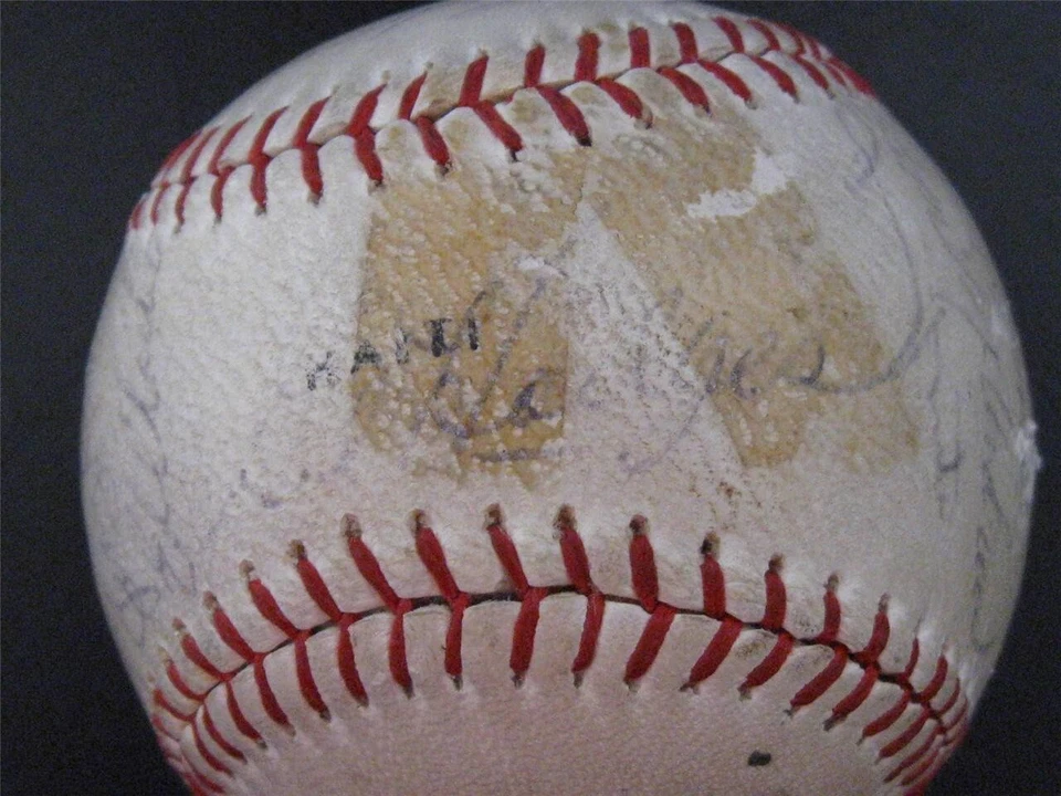 1969 Mets team signed baseball Gil Hodges Nolan Ryan Tom Seaver McGraw +22 (JSA) - Image 1 of 4