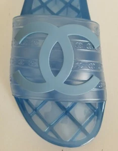 CHA N EL ICONIC RARE GLOSSY CC LOGO PVC JELLY POOL PANTOLETTEN SLIDES 37 40 LOVE SHOES - Bild 1 von 6