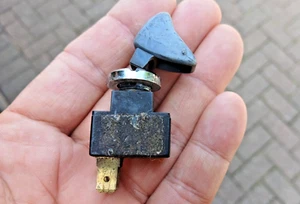 Ford Cortina Mk3 Pre 1973 Toggle Rear Heated Window Dash Switch - Picture 1 of 3