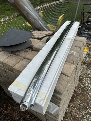 Chevrolet Impala 1963-1964 Convertible Parabrisas Cabezal Moldura Borde Foto 1 de 4