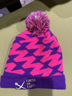 Nike Unisex Acabado Vacío Tejido Pom Gorro Rosa Púrpura Foto 1 de 3