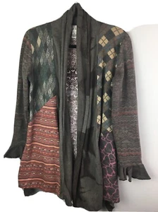 Sacred Threads Strickjacke Wasserfall Pullover vorne offen Patchwork Rüschen Gr. M Boho - Bild 1 von 6