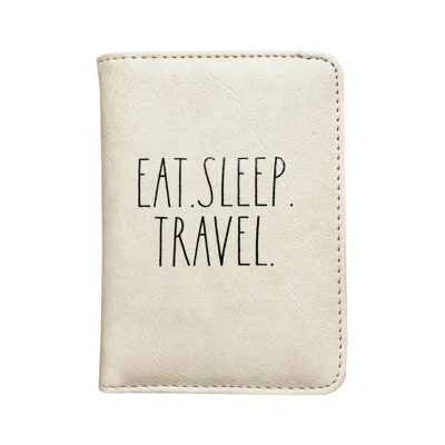 Cartera RFID de cuero sintético beige con soporte para pasaporte Rae Dunn COMER DORMIR VIAJE Foto 1 de 4
