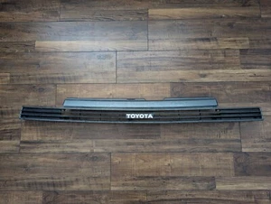 OEM 1988 1989 Toyota Celica GT Center Front Bumper Grille With Badge Name plate - Picture 1 of 6