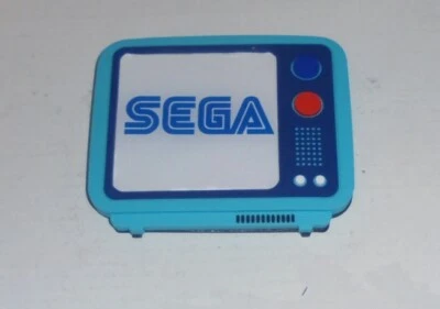 De colección SEGA Hogar Videojuego Nevera Pin Insignia Jugador Arcade Consola Inc Imán  Foto 1 de 3
