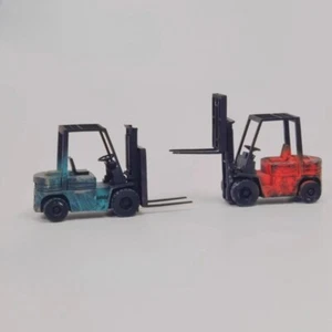1/64 Scale Mechanical Forklift Model Car Workshop Repair Scene Accessories Model - Picture 1 of 27