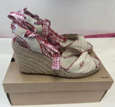 NEW IN BOX! Levi's UK8 cream/red Marylin textile wedge espadrille sandals - Image 1 of 4