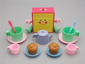 Cherry Merry Muffin - Snack 'N Serve Muffin Mix/Table play set (Mattel) - Imagen 1 de 1