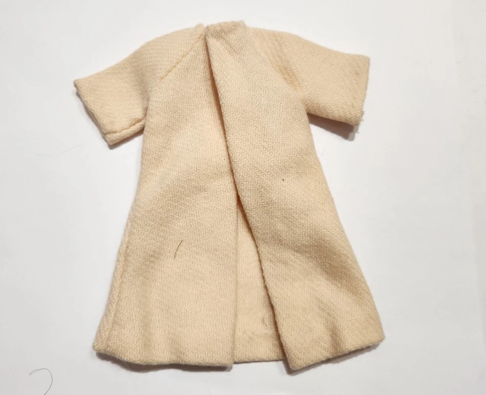 ROPA MUÑECA BARBIE ABRIGO INVIERNO LARGO CREMA BLANCO CÁLIDO CHAQUETA ABRIGO Foto 1 de 3