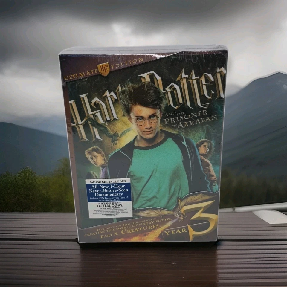 Harry Potter and the Prisoner of Azkaban Year 3 - Ultimate Edition DVD - NEW - Image 1 of 4