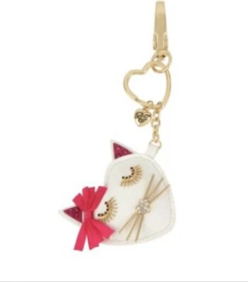 $35 Betsey johnson white cat key ring fob BD3 - Image 1 of 4