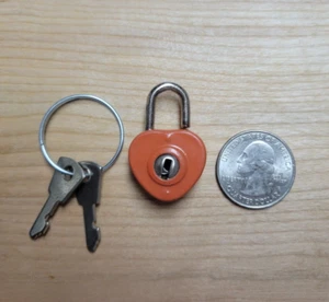 VTG Diary Padlock with 2 Keys - Red/Pink - Picture 1 of 2