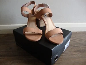 Dune London Indee Tan / Blush Nubuck Suede Scallop Block Heel Sandals UK 6 BNIB - Picture 1 of 9