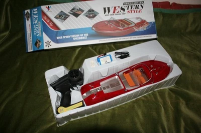 RC Modell Elektro-Sportboot, wie die RIVA Typen, mit 2,4 GHz FB     ready to run - Bild 1 von 4