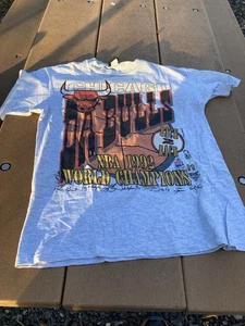 Vintage 90’s Single Stitch Chicago Bulls DA BULLS World Champs Shirt Size Large - Bild 1 von 10