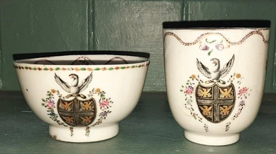 Прекрасная китайская гербовая хохлатая фарфоровая чайная чаша и кофейная чашка 18 века C 1736+ - Изображение 1 из 4