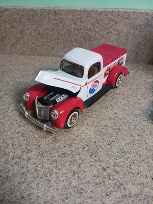 Camioneta Ford Pepsi Soda 1940 Golden Wheel diecast 1:24 Foto 1 de 4