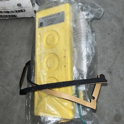 Colgante Daniel Woodhead 4023 3 botones Foto 1 de 4