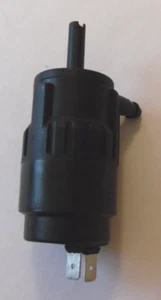 Windshield Washer Pump D3210 040722 050286 - Picture 1 of 3