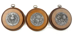 Set Of 3 Hanging Wood Wall Plaques Strawberry & Acorn On Pewter Insert Vintage - Picture 1 of 6