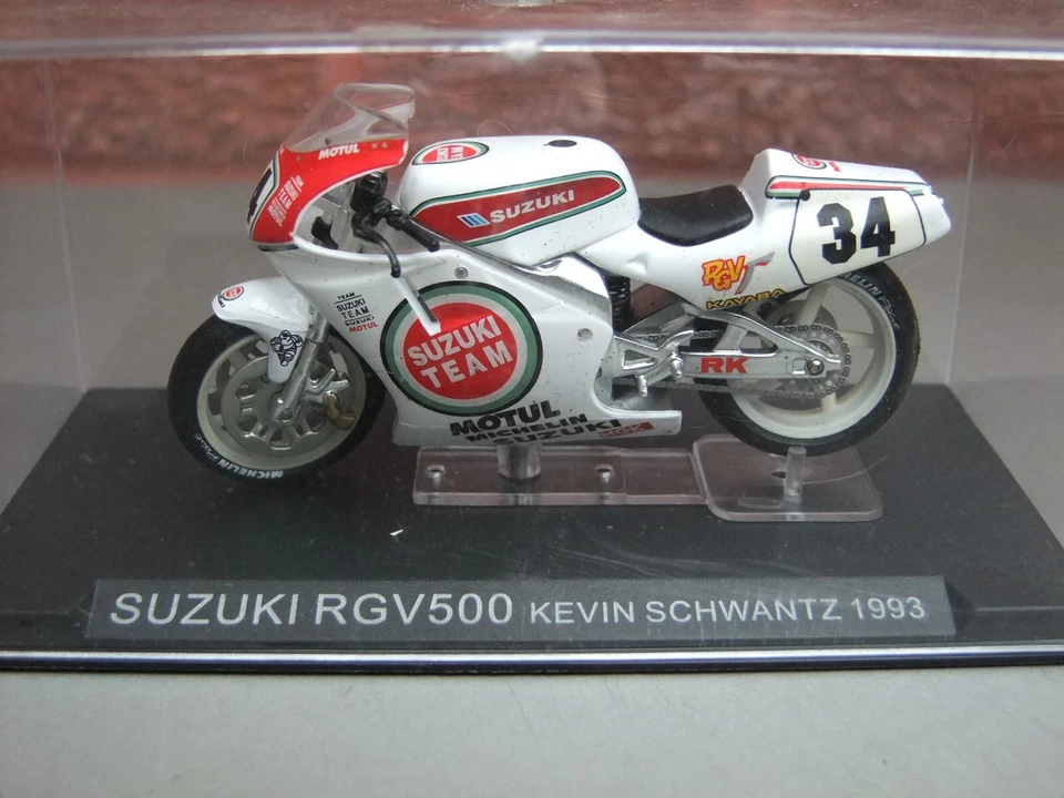 Suzuki Racing Motorcycles - IXO 1:24 in Display Case various available - Image 1 of 1