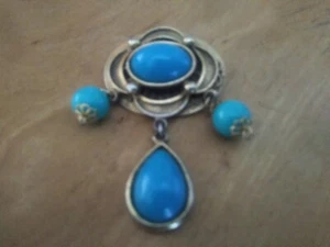 Vintage Faux goldfarbene Damen Türkis Blume Brosche Anstecknadel - TOP ZUSTAND - Bild 1 von 2