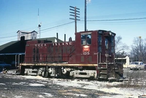 CRIP 1015 (Whitcomb-Canadian Locomotive Co. 75DE12C (75 Ton) ex-CN) 5 x 7 Photo - Picture 1 of 1