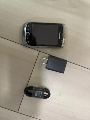 BlackBerry Torch 9810 - 8 GB - Silver (Unlocked) (CA) - Image 1 of 3