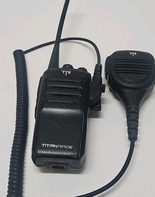 TITAN Radio TR400 V VHF 146-174 MHz 16CH Two Way Radio With Mic Tested - Image 1 of 4