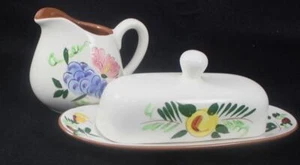 Grupo de crema y flores Stangl y plato de mantequilla cubierto de 1/4 libra - Imagen 1 de 11