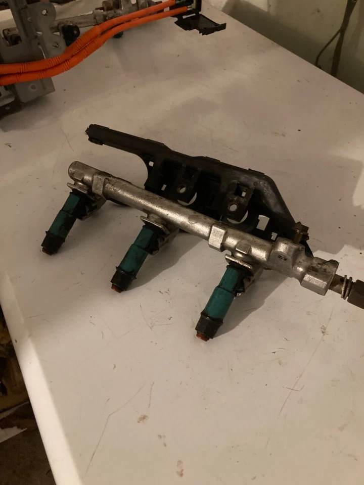 Riel de combustible Honda Insight Hybrid MT 2000-2006 con inyectores Foto 1 de 3