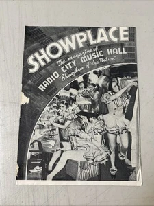 SHOWPLACE ~ THE MAGAZINE OF RADIO CITY MUSIC HALL - 1938 VOLUME 2 NO. 35 - Picture 1 of 6